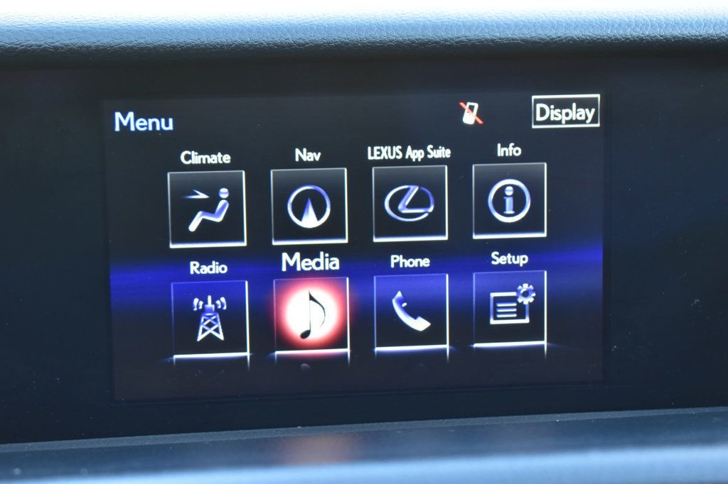 2016 Lexus IS 200t 4dr Sedan - 22962622 - 36