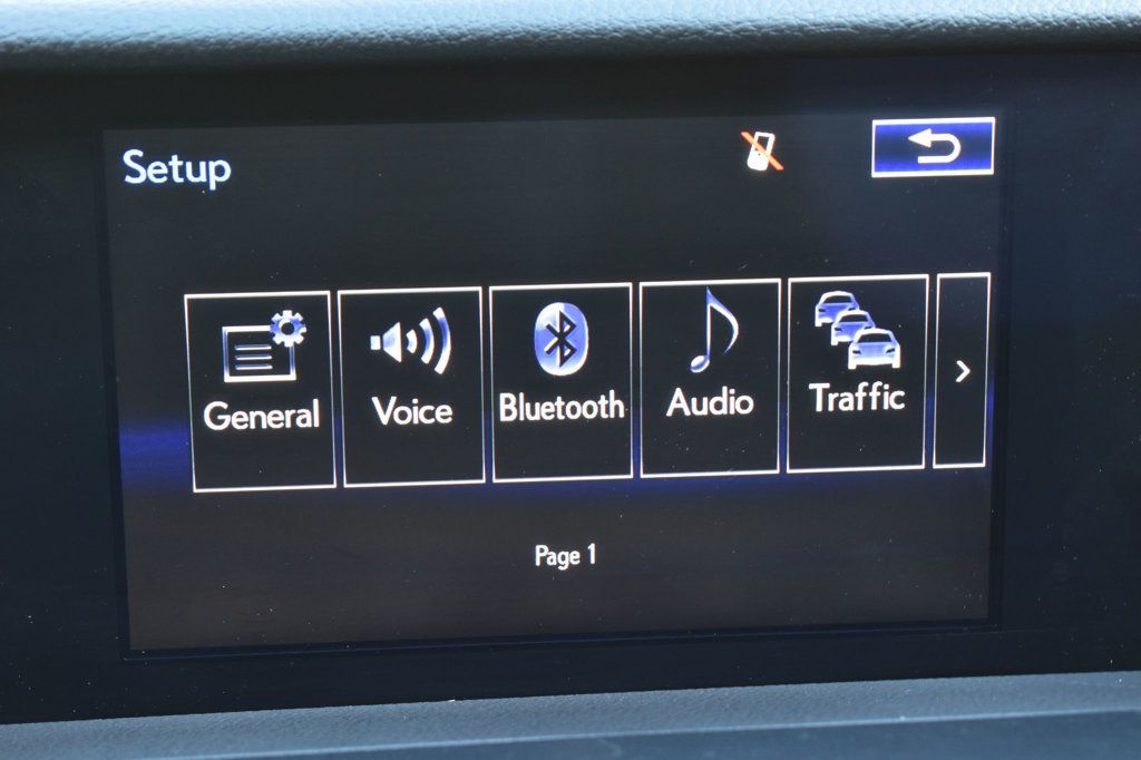 2016 Lexus IS 200t 4dr Sedan - 22962622 - 37