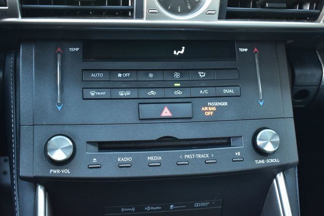 2016 Lexus IS 200t 4dr Sedan - 22962622 - 43