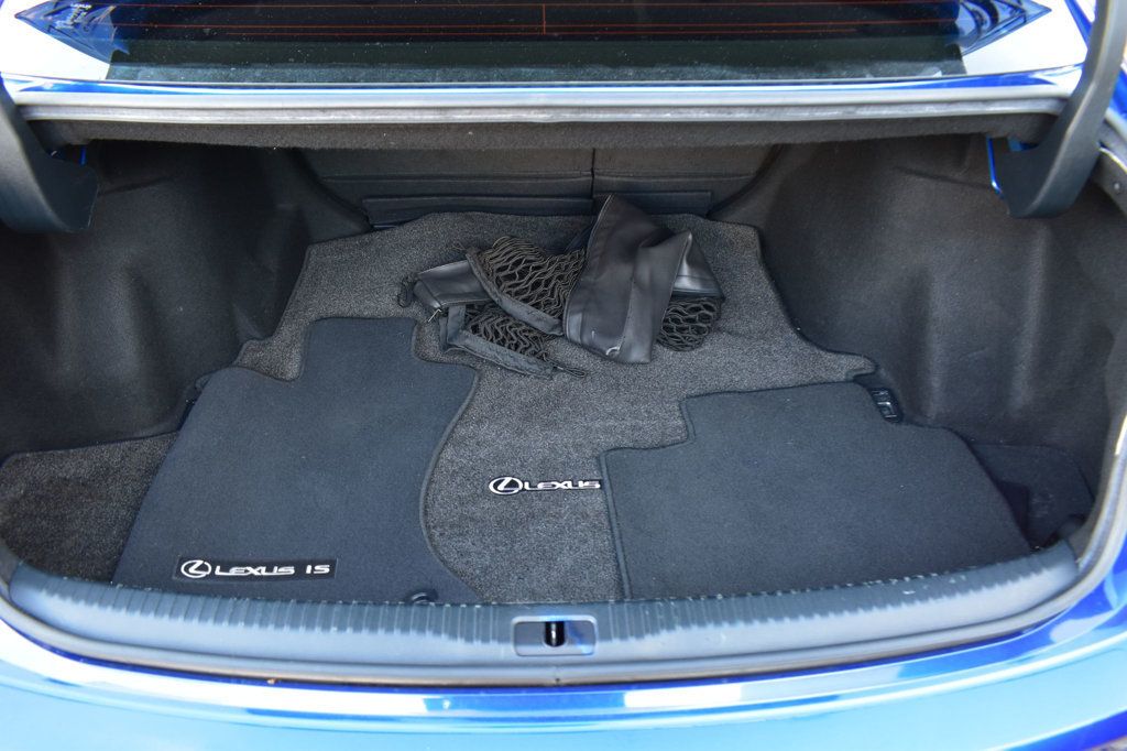 2016 Lexus IS 200t 4dr Sedan - 22962622 - 50