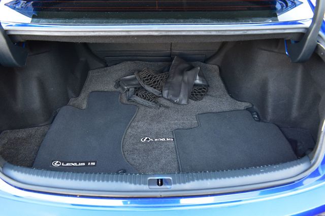 2016 Lexus IS 200t 4dr Sedan - 22962622 - 50