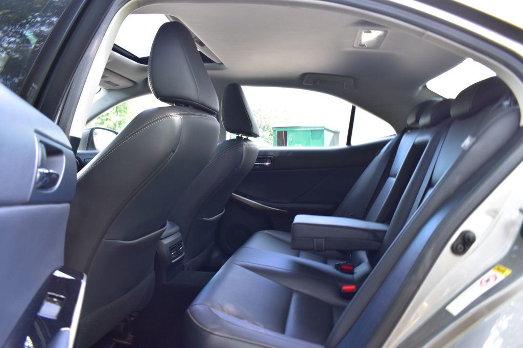 2016 Lexus IS 200t 4dr Sedan - 23049631 - 19