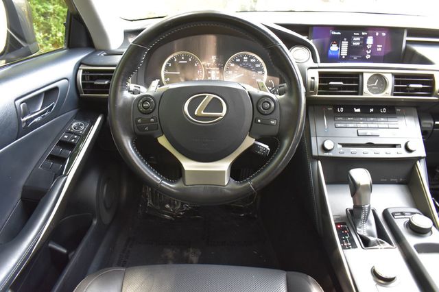 2016 Lexus IS 200t 4dr Sedan - 23049631 - 22