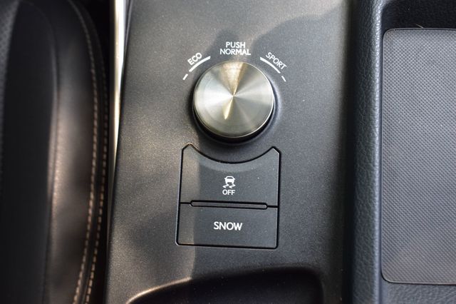 2016 Lexus IS 200t 4dr Sedan - 23049631 - 24