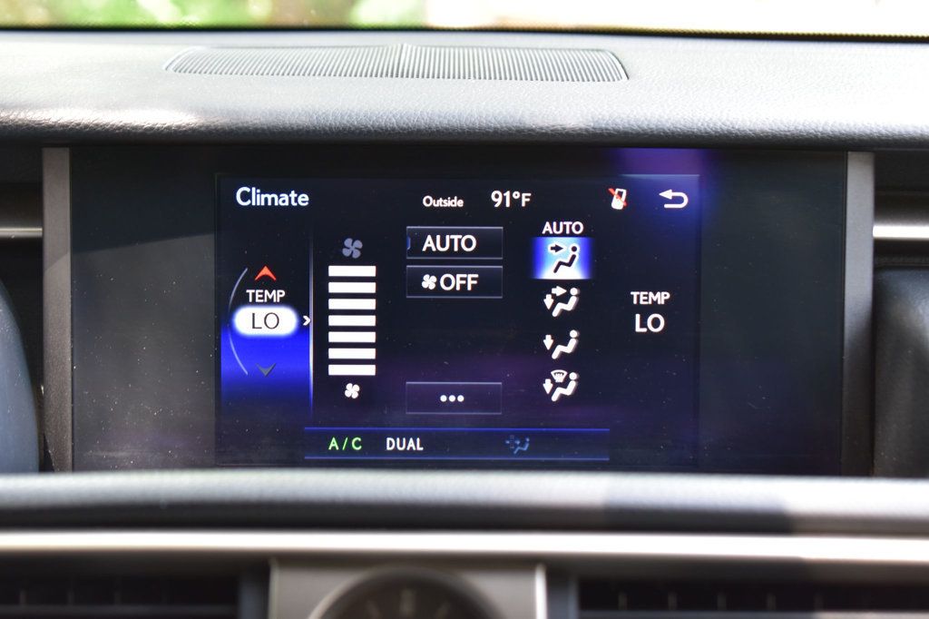 2016 Lexus IS 200t 4dr Sedan - 23049631 - 27