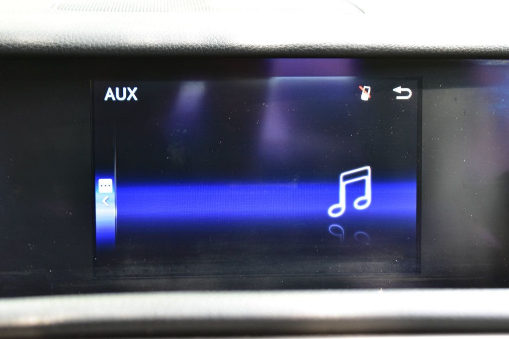 2016 Lexus IS 200t 4dr Sedan - 23049631 - 29