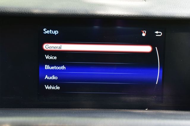 2016 Lexus IS 200t 4dr Sedan - 23049631 - 32
