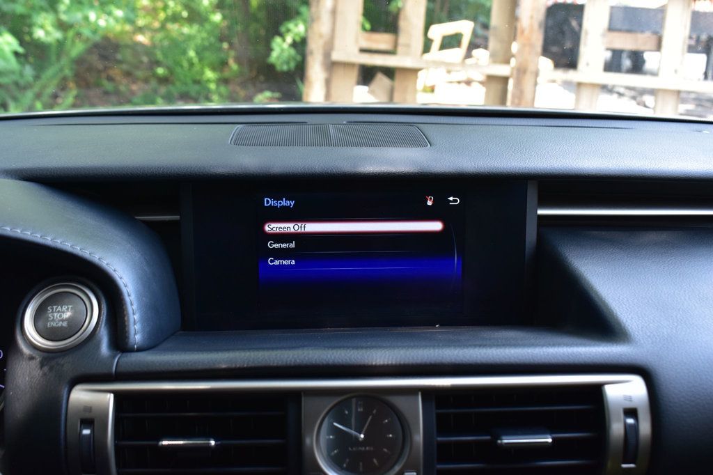 2016 Lexus IS 200t 4dr Sedan - 23049631 - 33