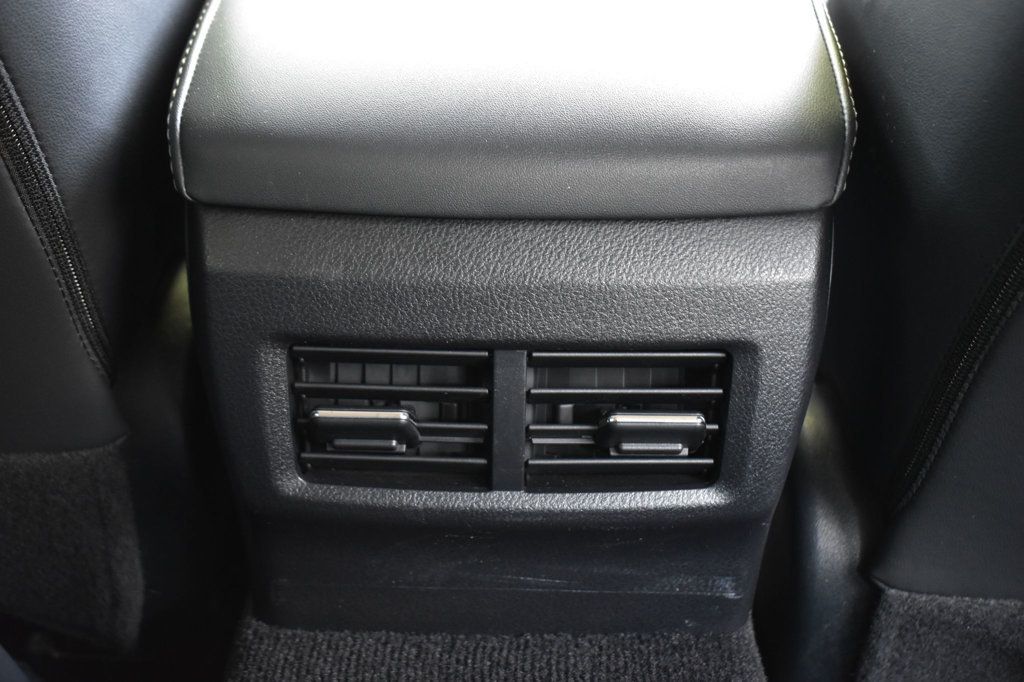 2016 Lexus IS 200t 4dr Sedan - 23049631 - 36