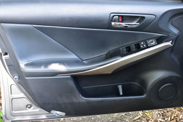 2016 Lexus IS 200t 4dr Sedan - 23049631 - 40