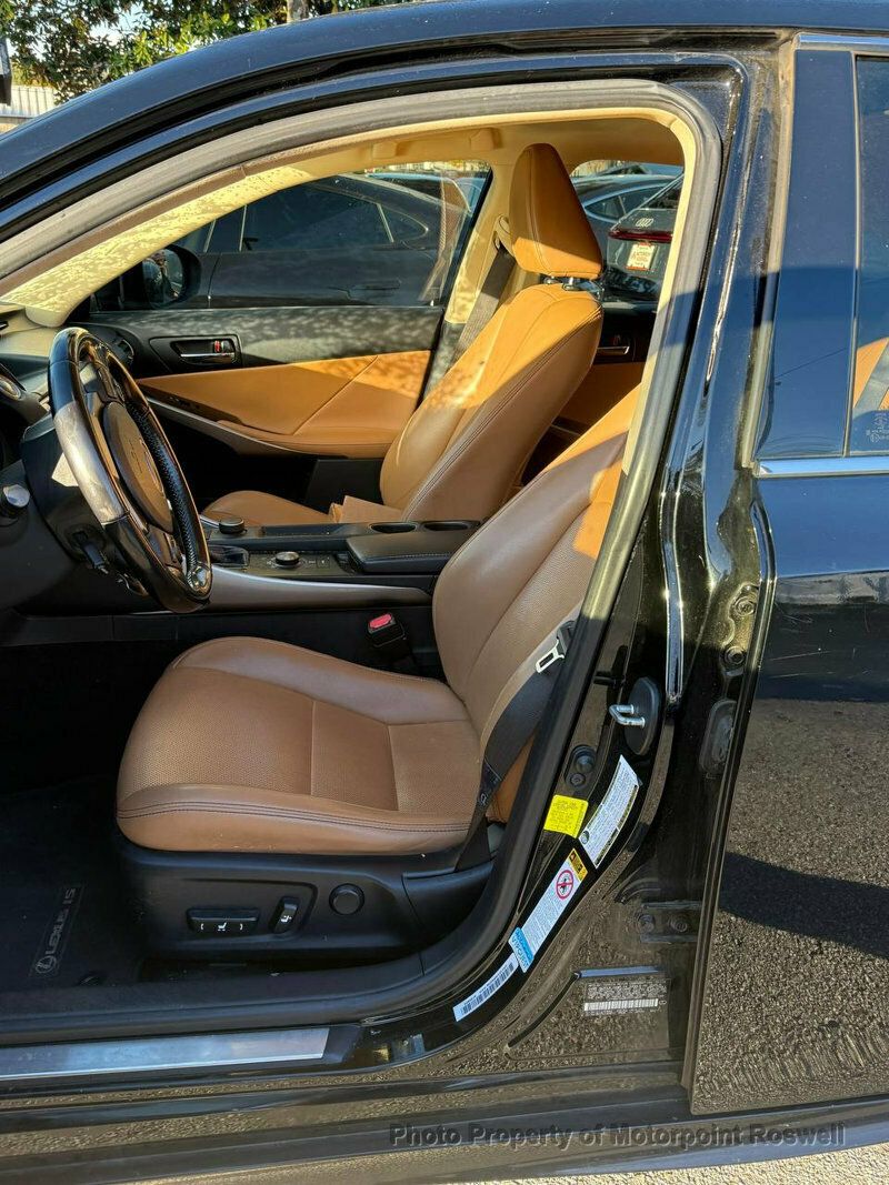 2016 Lexus IS 200t photo 2