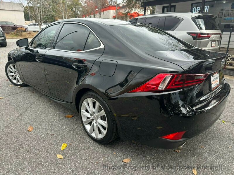 2016 Lexus IS 200t photo 4
