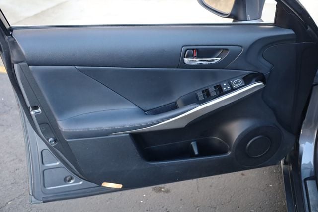 2016 Lexus IS 200t 4dr Sedan - 22970729 - 12