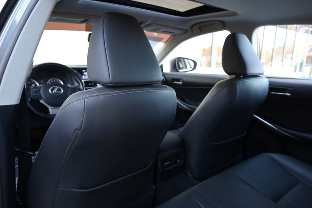 2016 Lexus IS 200t 4dr Sedan - 22970729 - 16