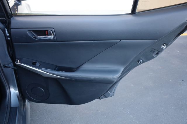 2016 Lexus IS 200t 4dr Sedan - 22970729 - 18