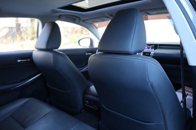 2016 Lexus IS 200t 4dr Sedan - 22970729 - 19