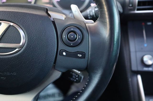 2016 Lexus IS 200t 4dr Sedan - 22970729 - 28