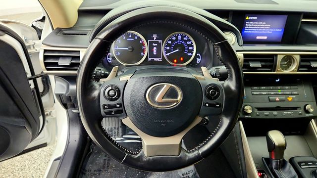 2016 Lexus IS 200t 4dr Sedan w/ Dynamic Gridline Backup Camera - 23088125 - 13