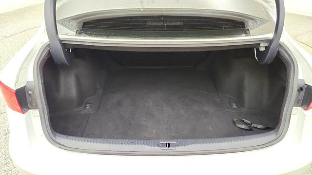 2016 Lexus IS 200t 4dr Sedan w/ Dynamic Gridline Backup Camera - 23088125 - 21