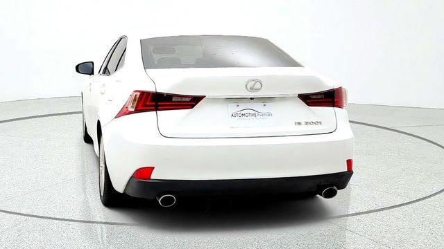 2016 Lexus IS 200t 4dr Sedan w/ Dynamic Gridline Backup Camera - 23088125 - 5