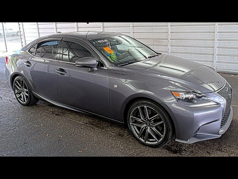2016 Lexus IS 200t F SPORT photo 4