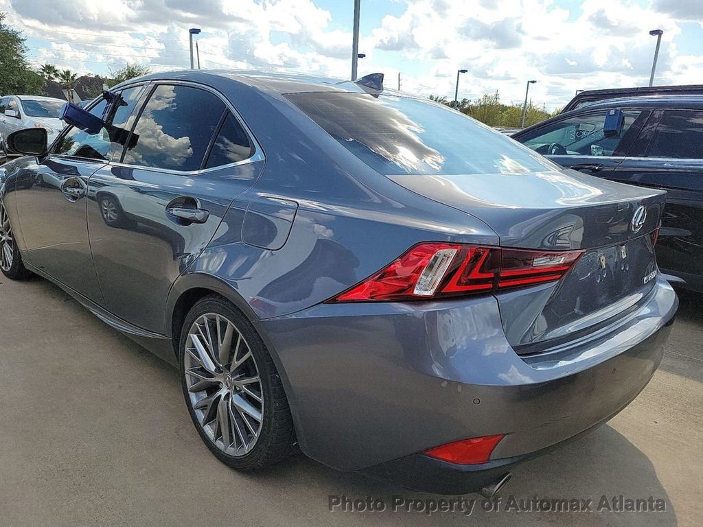 2016 LEXUS IS 200t ***NAVIGATION AND SUNROOF*** - 22125857 - 2