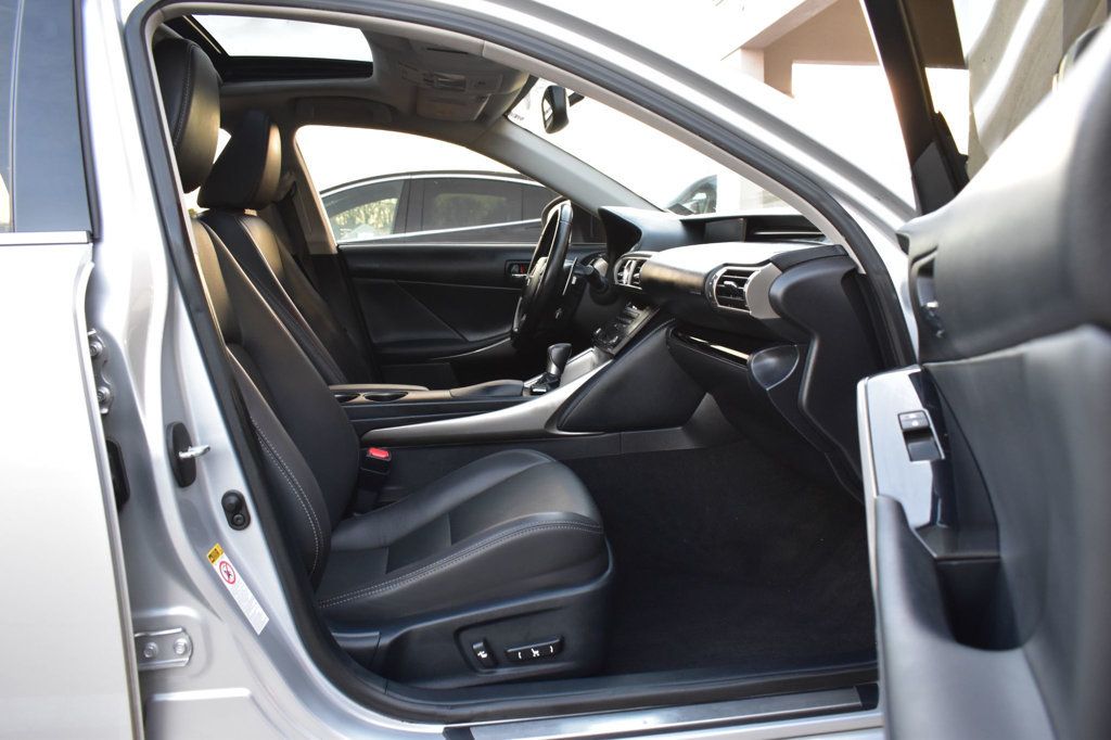 2016 Lexus IS 300 4dr Sedan AWD - 22963687 - 15