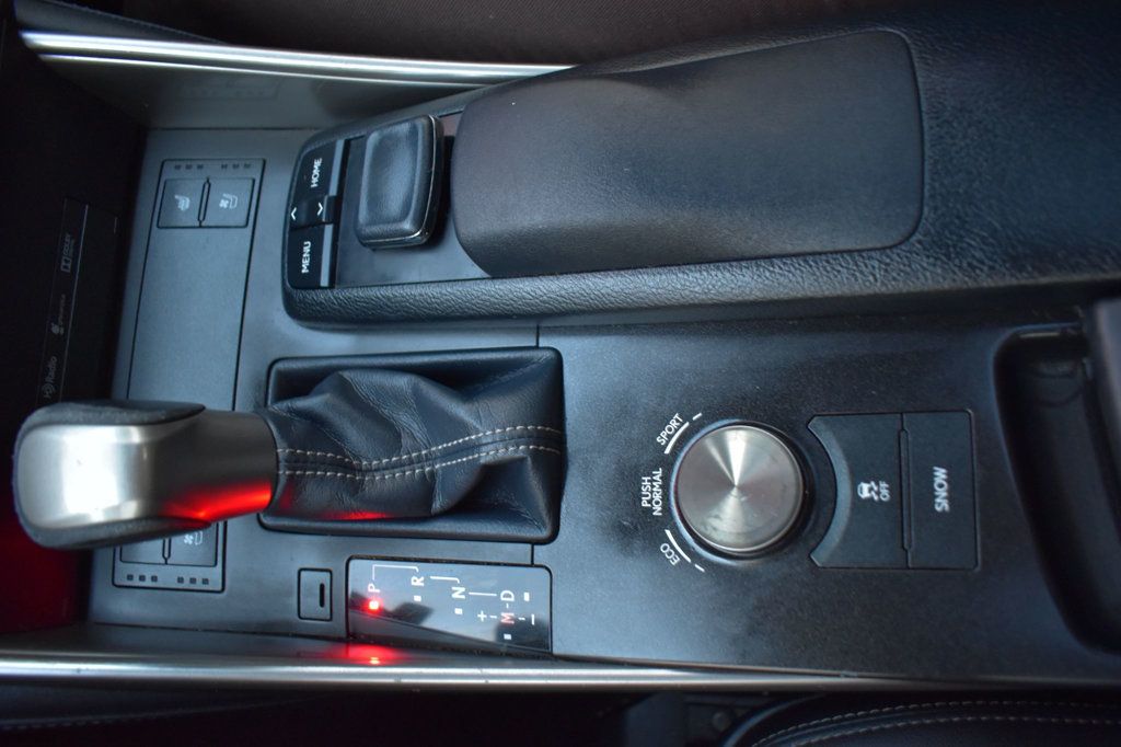 2016 Lexus IS 300 4dr Sedan AWD - 22963687 - 40