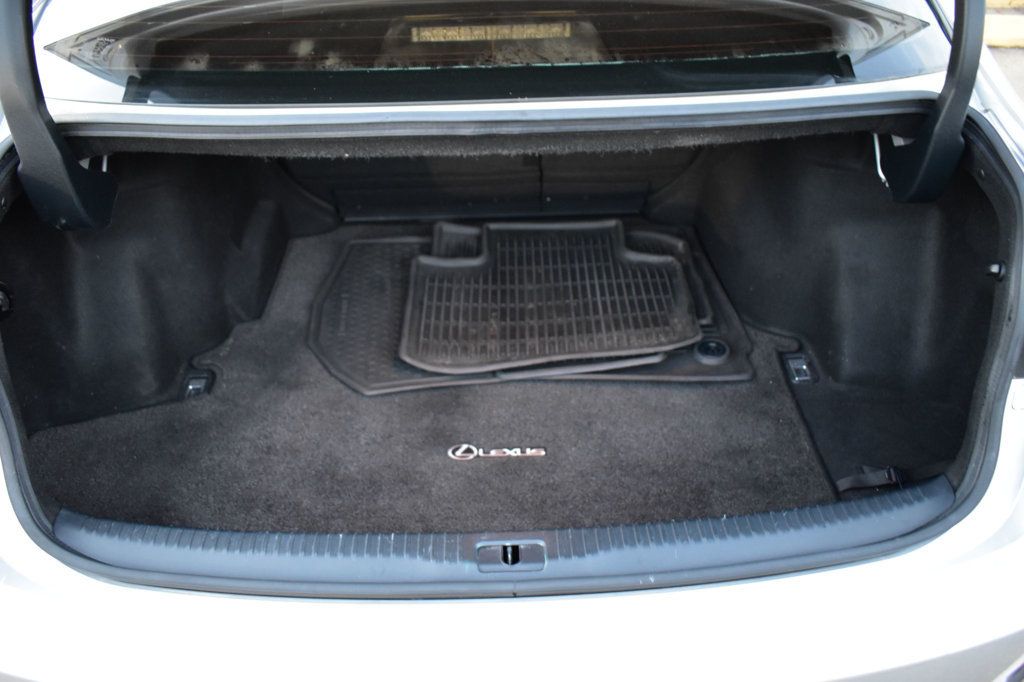 2016 Lexus IS 300 4dr Sedan AWD - 22963687 - 44