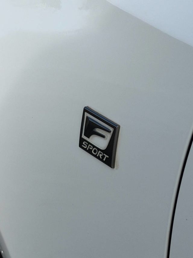 2016 Lexus IS 300 4dr Sedan AWD - 22984321 - 10