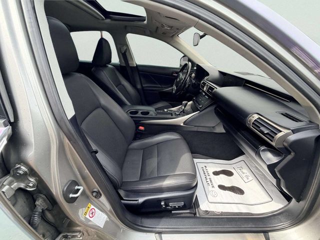 2016 Lexus IS 300 4dr Sedan AWD - 23052208 - 27