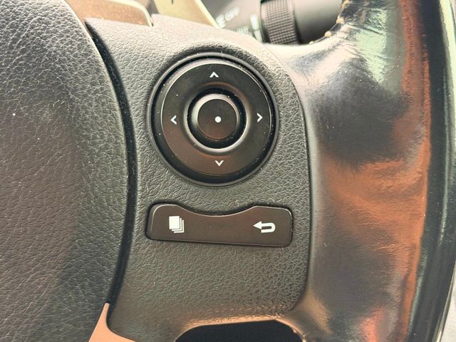 2016 Lexus IS 300 4dr Sedan AWD - 23052208 - 29