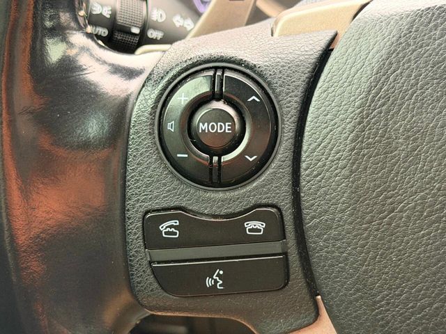 2016 Lexus IS 300 4dr Sedan AWD - 23052208 - 30