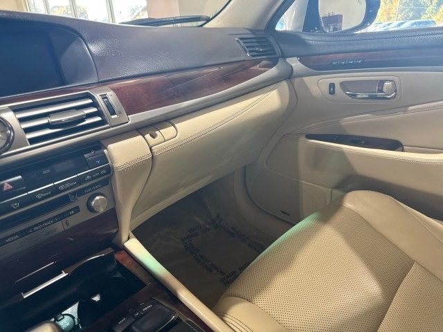 2016 Lexus LS 460 4dr Sedan RWD - 22943126 - 18