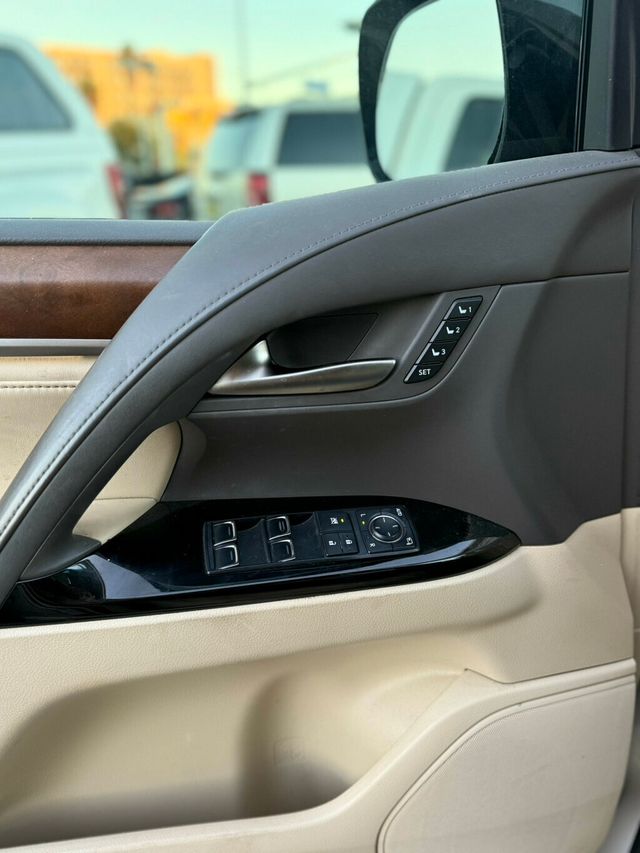 2016 Lexus LX 570 4WD 4dr - 22956287 - 19