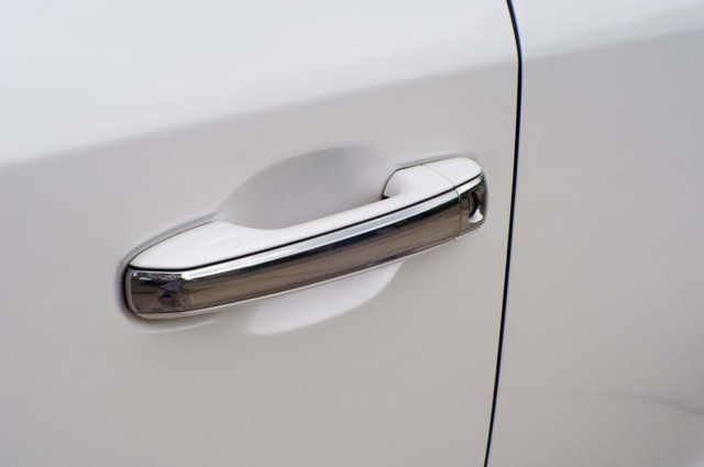 2016 Lexus LX 570 LocalTrade/LX-570/LuxuryPkg/RearEntertainment/Heated&CooledSeats - 23004087 - 14