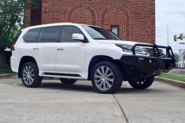 2016 Lexus LX 570 LocalTrade/LX-570/LuxuryPkg/RearEntertainment/Heated&CooledSeats - 23004087 - 2