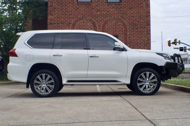 2016 Lexus LX 570 LocalTrade/LX-570/LuxuryPkg/RearEntertainment/Heated&CooledSeats - 23004087 - 3