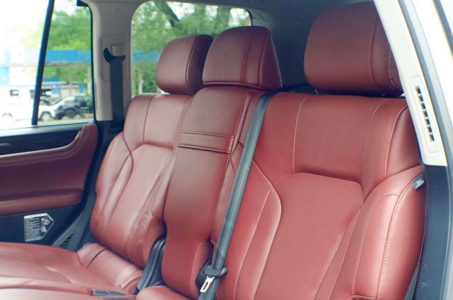2016 Lexus LX 570 LocalTrade/LX-570/LuxuryPkg/RearEntertainment/Heated&CooledSeats - 23004087 - 47