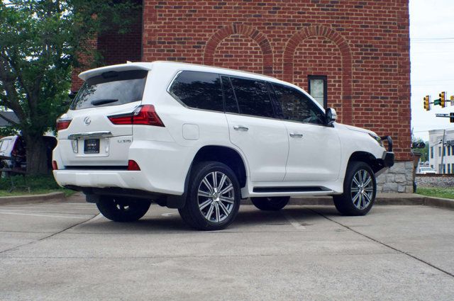 2016 Lexus LX 600 570's photo