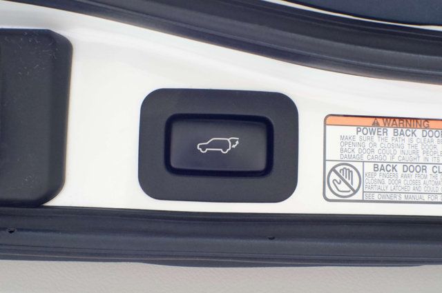 2016 Lexus LX 570 LocalTrade/LX-570/LuxuryPkg/RearEntertainment/Heated&CooledSeats - 23004087 - 54