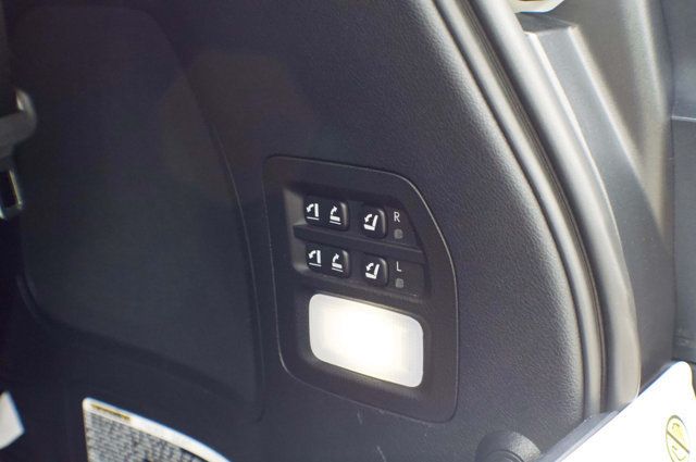 2016 Lexus LX 570 LocalTrade/LX-570/LuxuryPkg/RearEntertainment/Heated&CooledSeats - 23004087 - 55