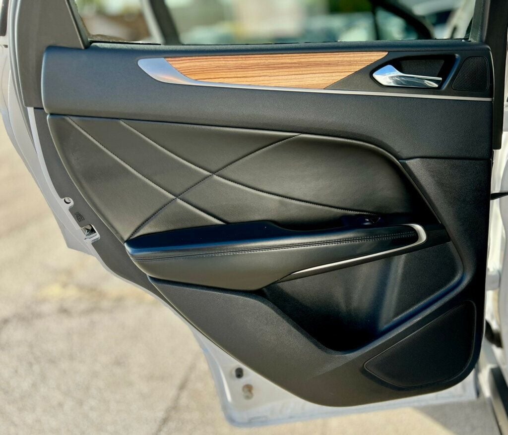 2016 Lincoln MKC AWD 4dr Select - 22933115 - 12