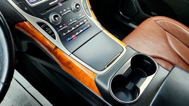 2016 Lincoln MKX 4dr Reserve with Upgraded Engine + Technology & Trailer Tow Pkgs - 22969673 - 16