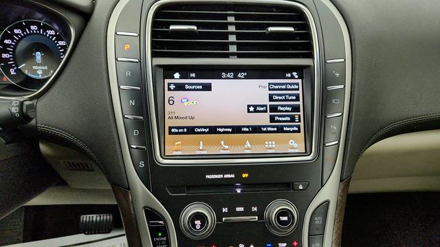 2016 Lincoln MKX 4dr Reserve w/ Technology, Driver Assistance & Climate Packages - 22947466 - 18