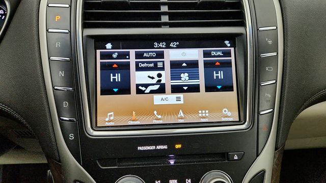 2016 Lincoln MKX 4dr Reserve w/ Technology, Driver Assistance & Climate Packages - 22947466 - 20