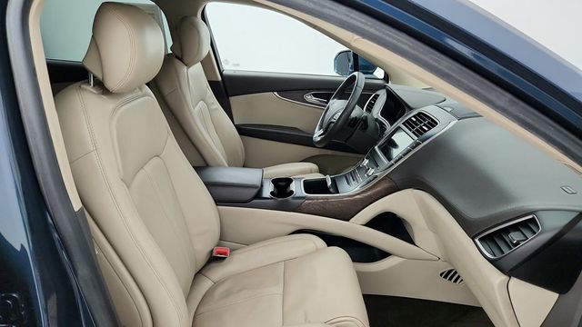 2016 Lincoln MKX 4dr Reserve w/ Technology, Driver Assistance & Climate Packages - 22947466 - 25