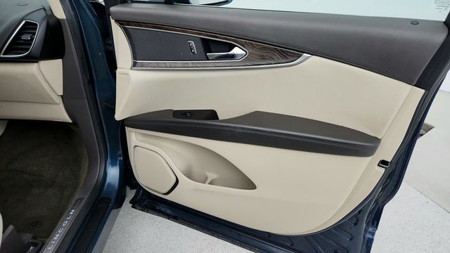 2016 Lincoln MKX 4dr Reserve w/ Technology, Driver Assistance & Climate Packages - 22947466 - 27