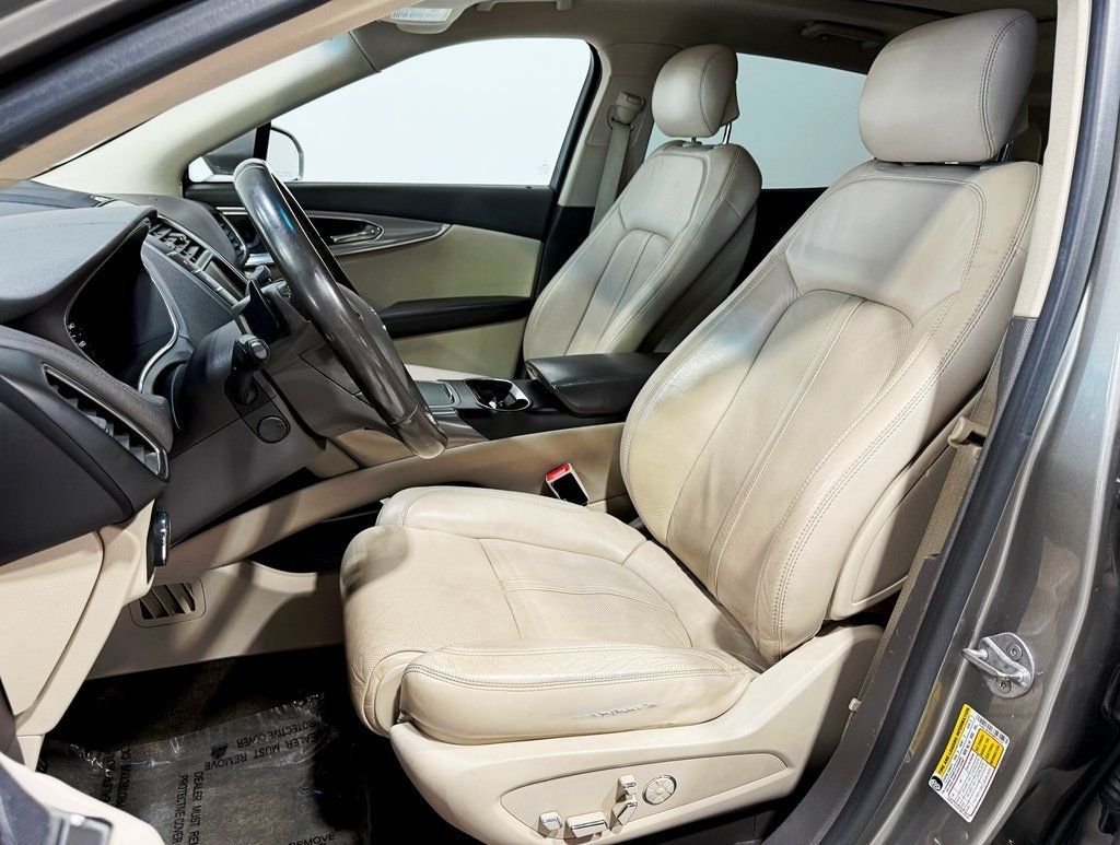 2016 Lincoln MKX AWD 4dr Reserve - 22937677 - 26