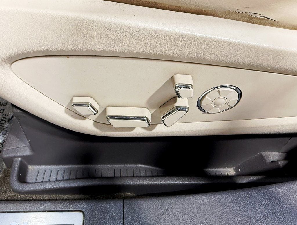 2016 Lincoln MKX AWD 4dr Reserve - 22937677 - 27